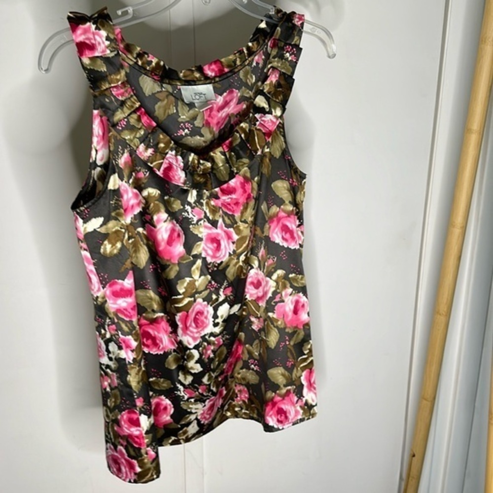 Loft sleeveless blouse, size medium